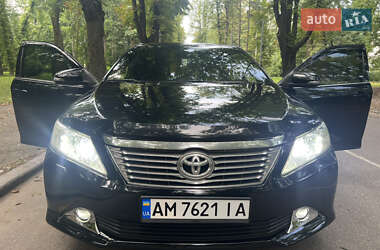 Седан Toyota Camry 2014 в Чернівцях
