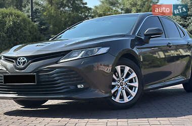 Седан Toyota Camry 2019 в Днепре