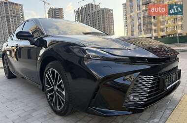 Седан Toyota Camry 2025 в Києві