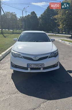 Седан Toyota Camry 2014 в Львове