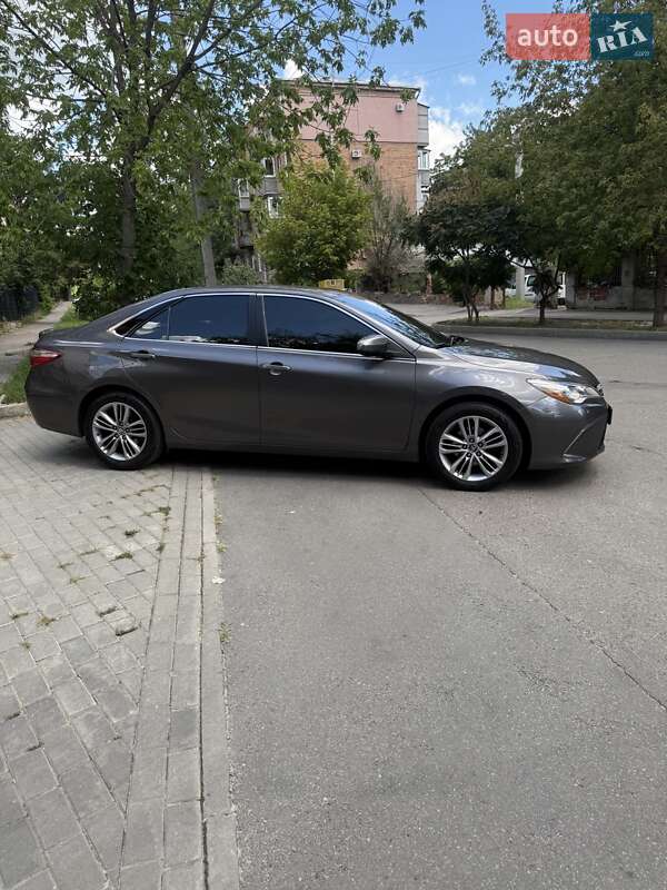 Седан Toyota Camry 2016 в Харькове