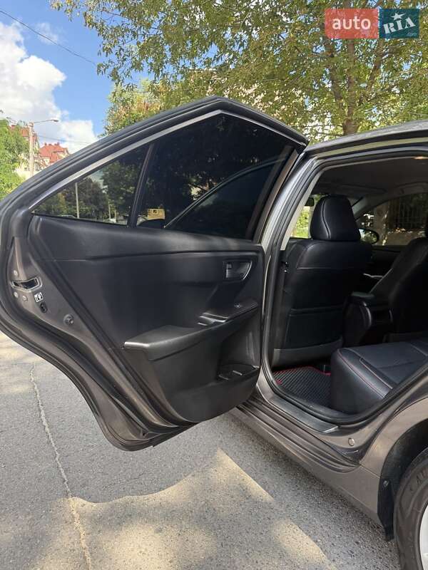 Седан Toyota Camry 2016 в Харькове