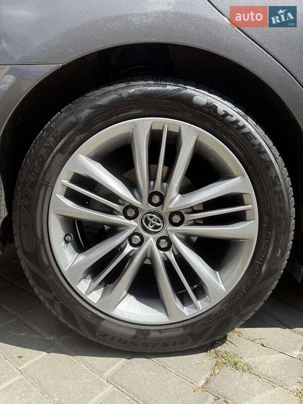 Седан Toyota Camry 2016 в Харькове