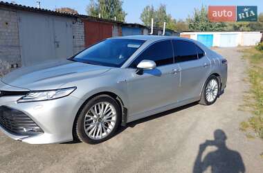 Седан Toyota Camry 2020 в Малині