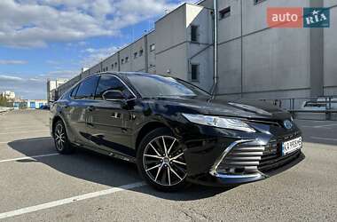 Седан Toyota Camry 2022 в Киеве
