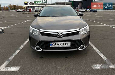 Седан Toyota Camry 2017 в Киеве