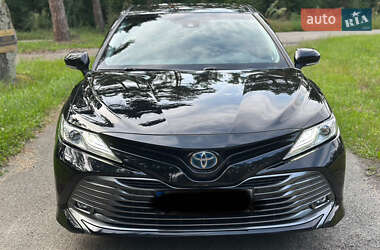 Седан Toyota Camry 2019 в Києві