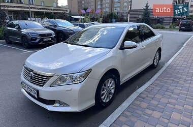 Седан Toyota Camry 2013 в Софиевской Борщаговке