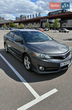 Седан Toyota Camry 2014 в Киеве