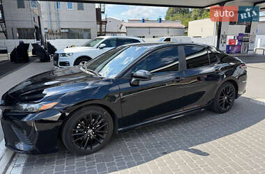 Седан Toyota Camry 2021 в Днепре
