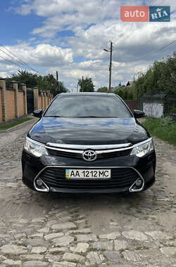Седан Toyota Camry 2017 в Тульчине