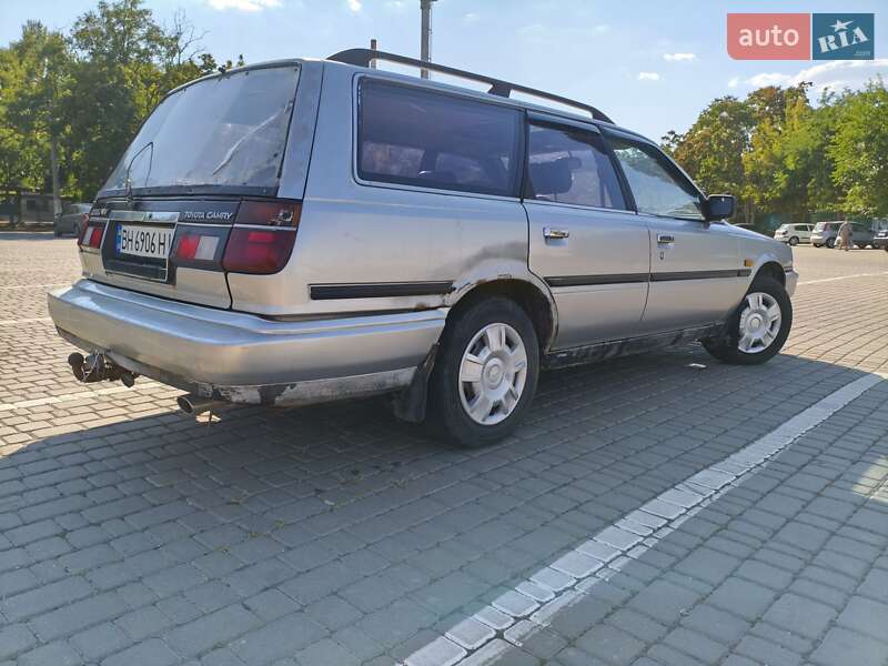 Универсал Toyota Camry 1989 в Одессе