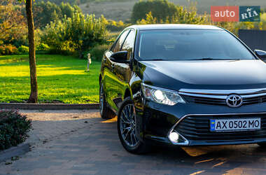 Седан Toyota Camry 2016 в Харькове