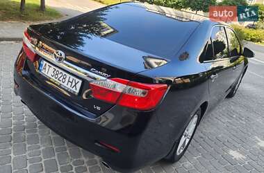 Седан Toyota Camry 2013 в 