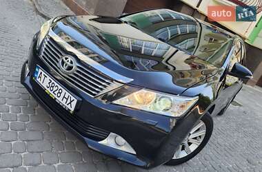 Седан Toyota Camry 2013 в 