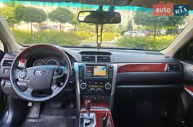 Седан Toyota Camry 2013 в 