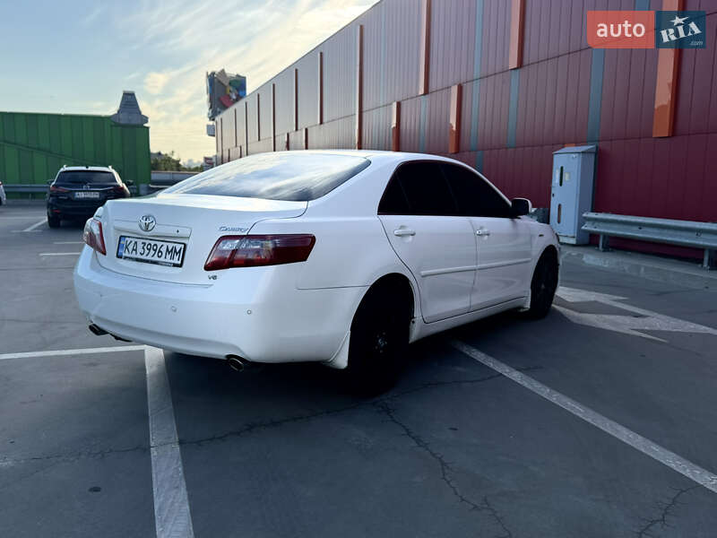 Седан Toyota Camry 2007 в Киеве