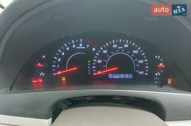 Седан Toyota Camry 2010 в Хмельницком
