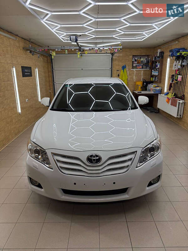 Седан Toyota Camry 2011 в Харкові