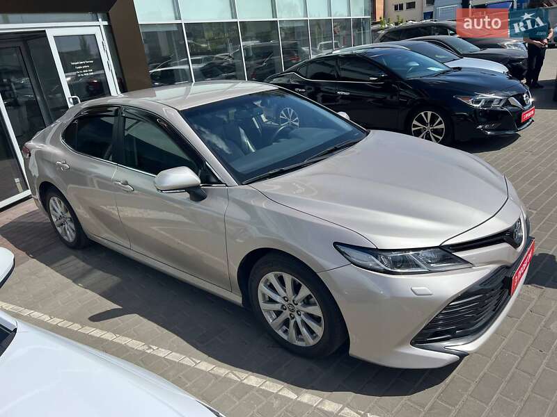 Седан Toyota Camry 2017 в Полтаві