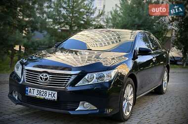 Седан Toyota Camry 2013 в 