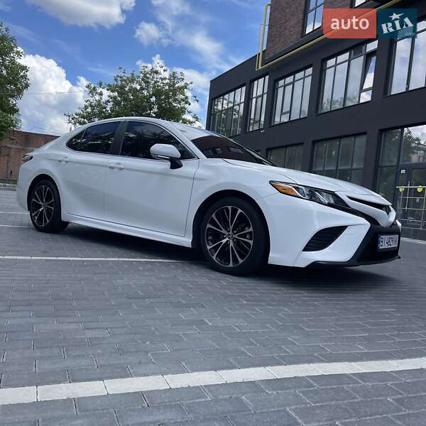 Седан Toyota Camry 2020 в Полтаві