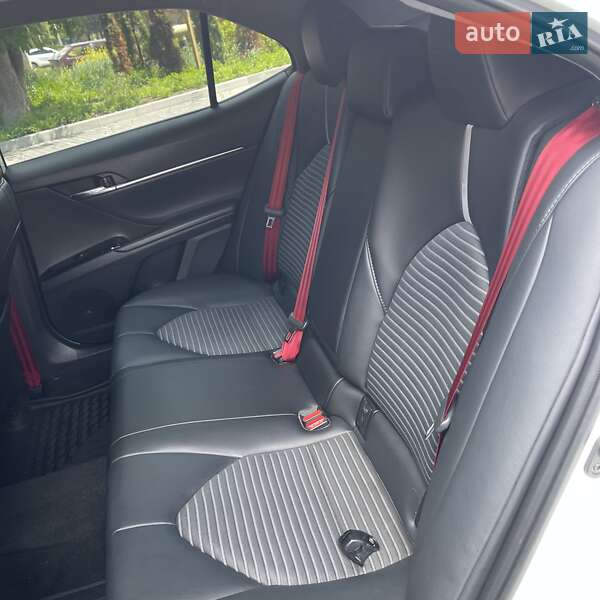 Седан Toyota Camry 2020 в Полтаві