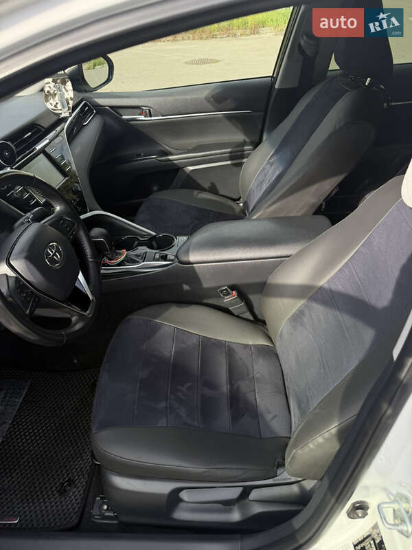 Седан Toyota Camry 2017 в Киеве фото 9 Седан Toyota Camry 2017 в Киеве