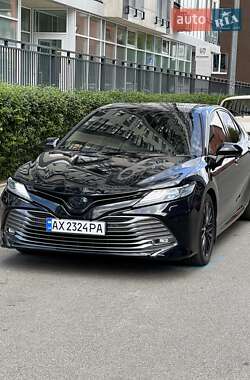 Toyota Camry 2019