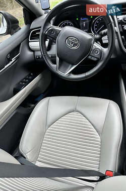 Седан Toyota Camry 2019 в Тернополі