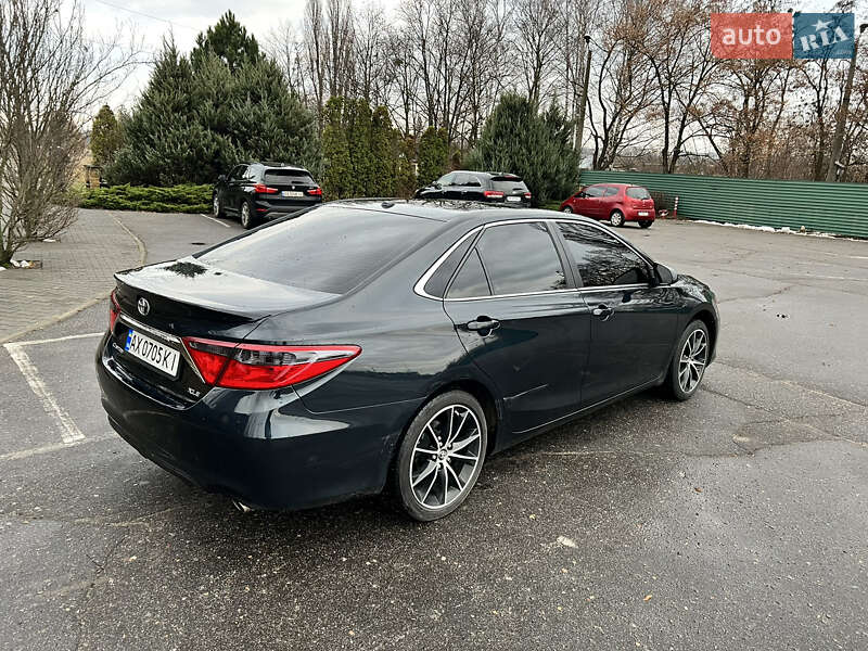 Седан Toyota Camry 2014 в Харкові