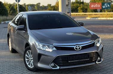 Седан Toyota Camry 2016 в Львове