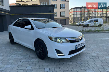 Седан Toyota Camry 2015 в Ивано-Франковске