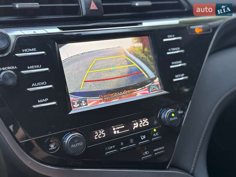 Седан Toyota Camry 2019 в Дніпрі