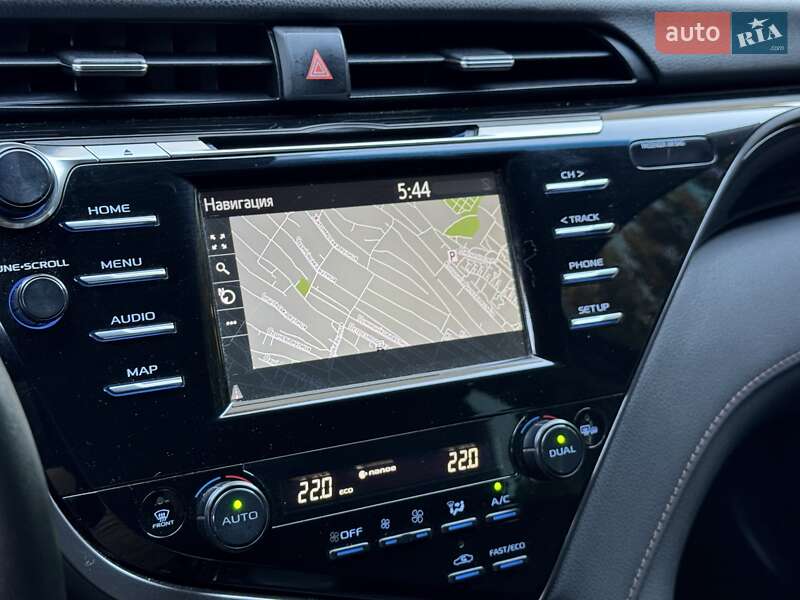 Седан Toyota Camry 2019 в Дніпрі