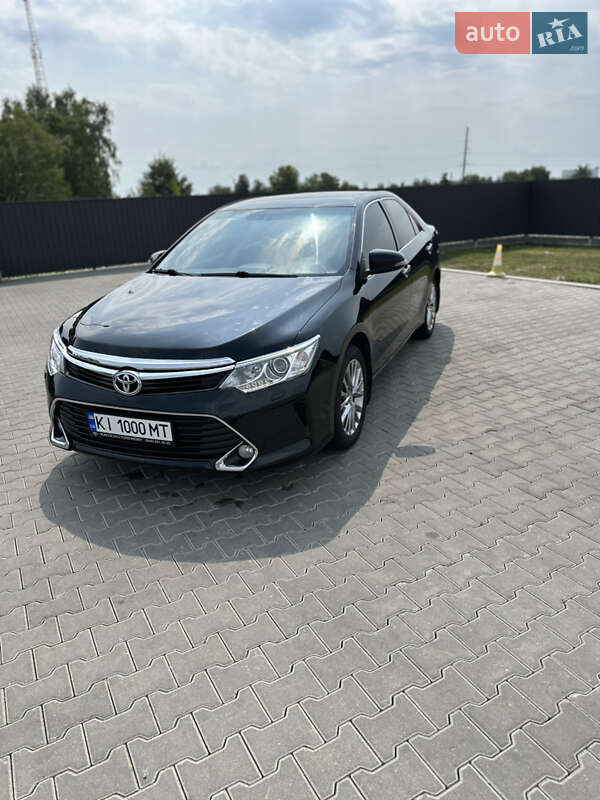 Toyota Camry 2016