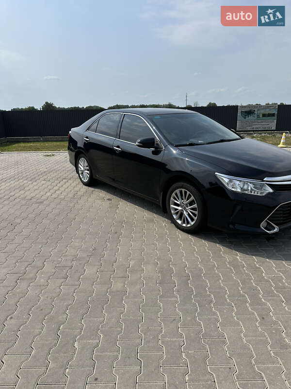 Седан Toyota Camry 2016 в Кагарлику