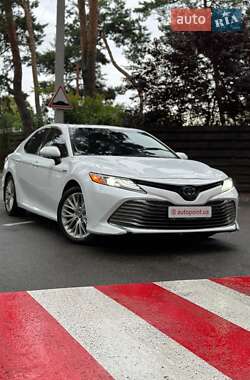 Седан Toyota Camry 2018 в Белогородке
