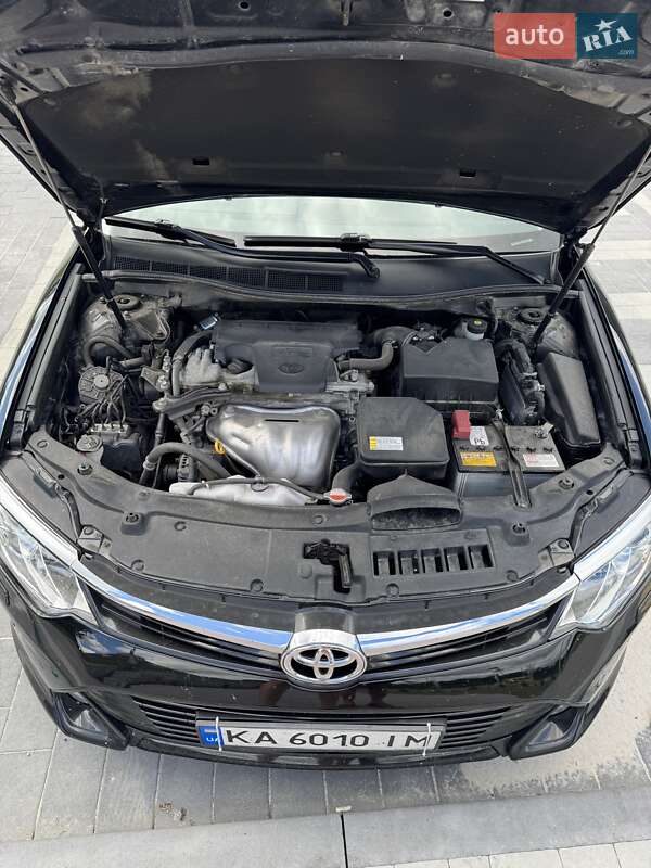 Седан Toyota Camry 2016 в Мостиській