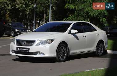 Седан Toyota Camry 2012 в Харкові