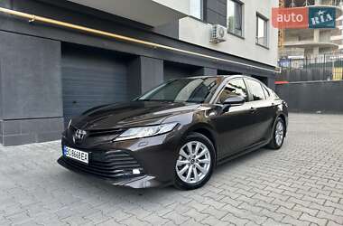 Toyota Camry 2019