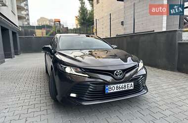 Седан Toyota Camry 2019 в 