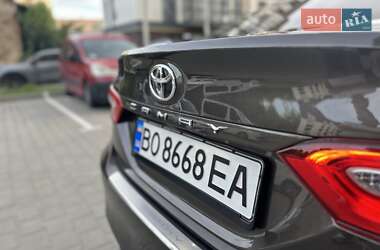 Седан Toyota Camry 2019 в 