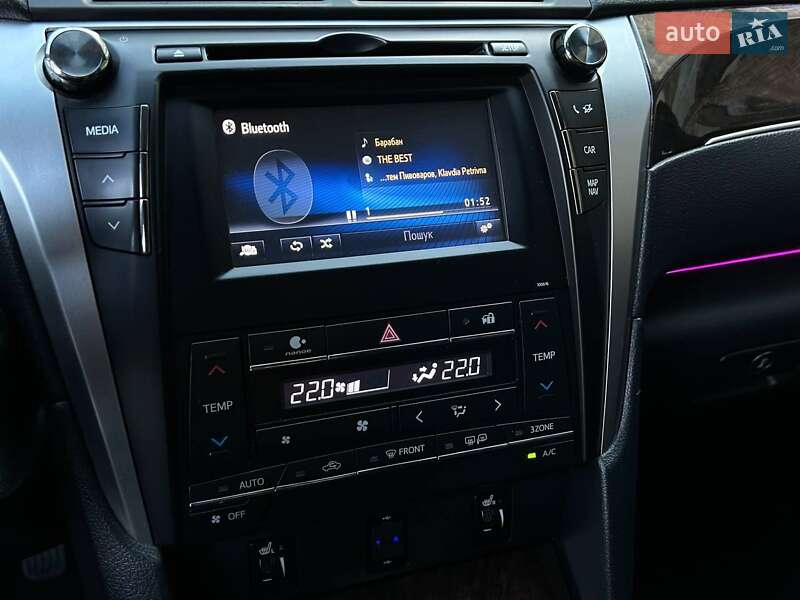 Седан Toyota Camry 2017 в Николаеве