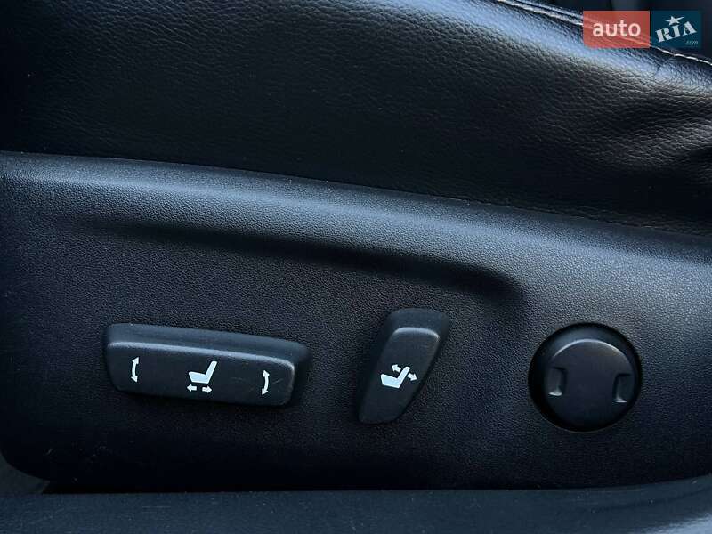 Седан Toyota Camry 2017 в Николаеве