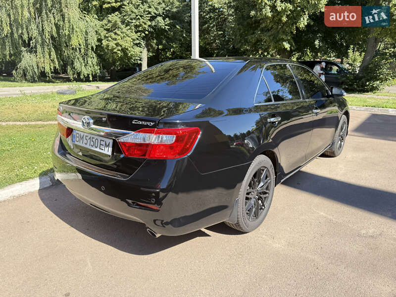 Седан Toyota Camry 2013 в Сумах