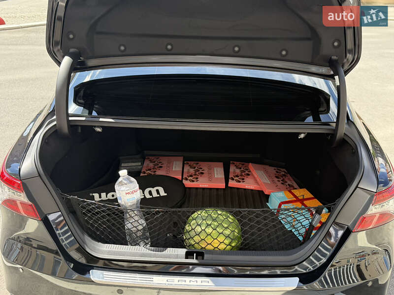 Седан Toyota Camry 2023 в Полтаве