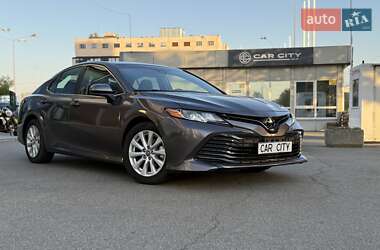 Toyota Camry 2019
