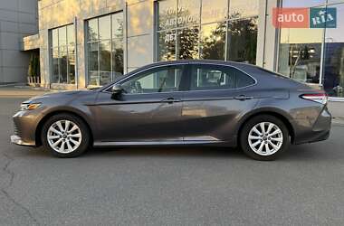 Седан Toyota Camry 2019 в 