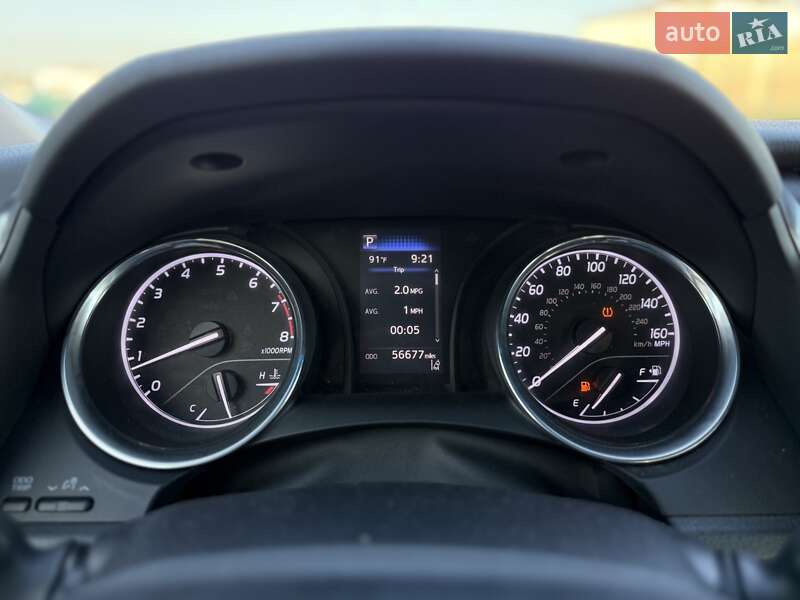 Седан Toyota Camry 2019 в Киеве